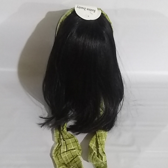 Set of 3 Different Horseshoe Hair Bands With Ties - Picture 3 of 6